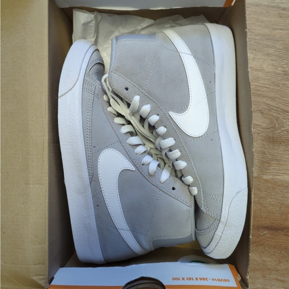 Nike Blazer Mid '77 Size 5Y - Picture 1 of 1